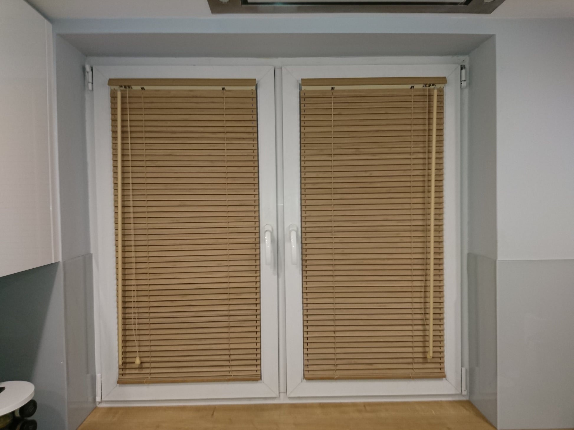 Żaluzje drewniane i aluminiowe